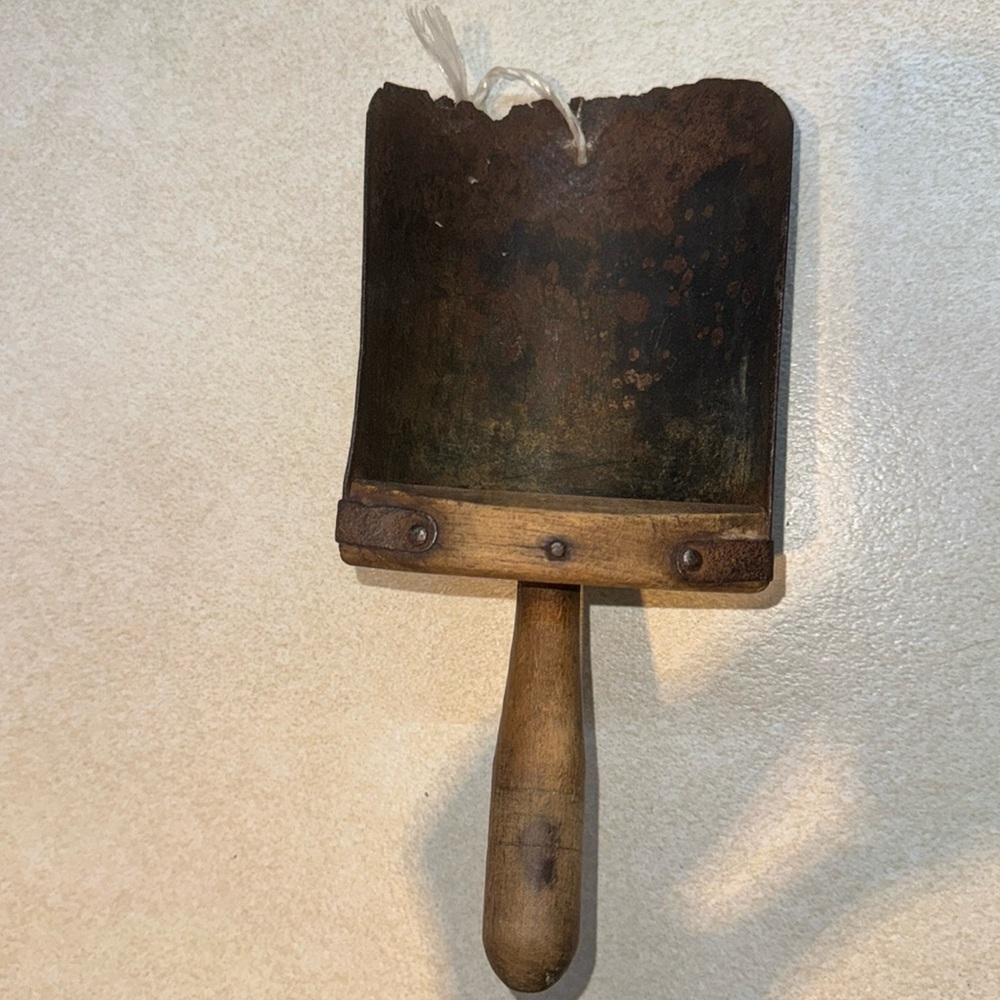 Antique primitive feed scoop